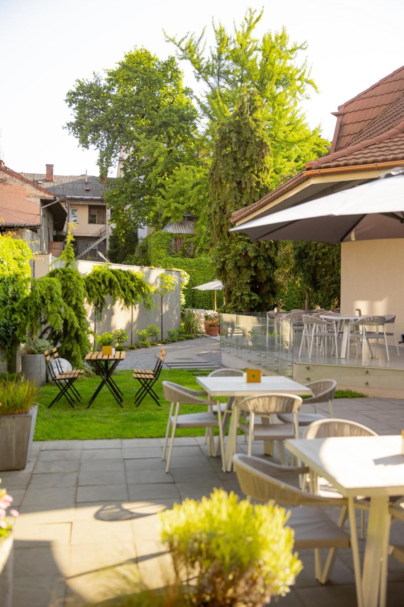 Hotel Laudon Uzjhorod Eksteriør bilde